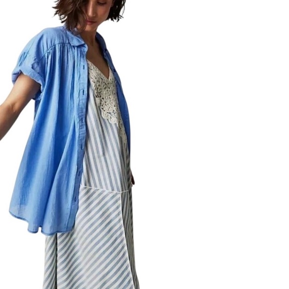 FREE PEOPLE WE THE FREE FLOAT AWAY SHIRT - BLUE VISTA size XS - Picture 2 of 6